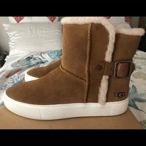 UGG BOOTS
